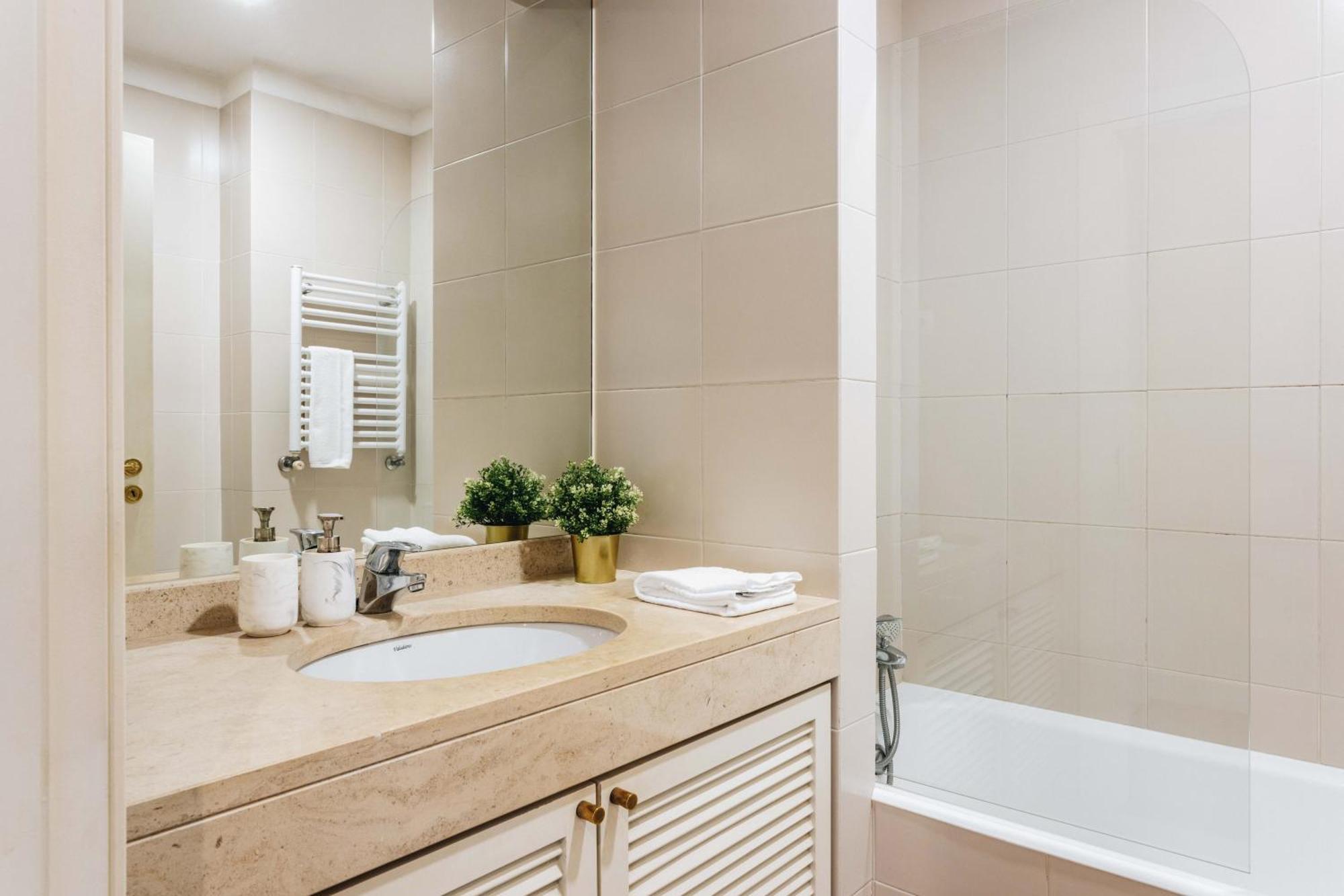 Apartamento Great 1 Bdr Near Gaia Shopping Arrabida Esm Vila Nova de Gaia Exterior foto